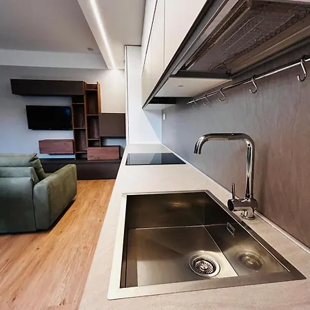 Casa Paolina - Relax A 5 Min Da - 6 Posti - Box & Wallbox * Villa Guardia